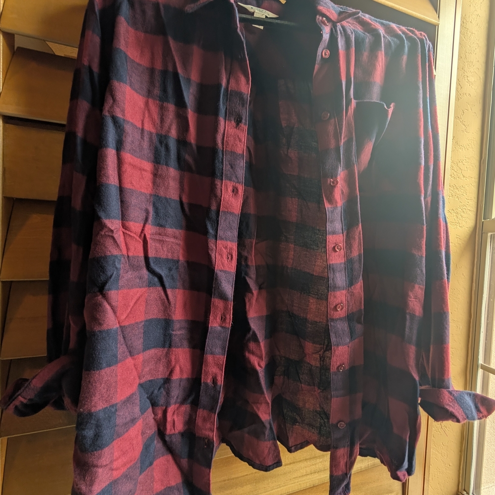 Market & Spruce Women's Plaid Button Down Shirt - Red and Blue